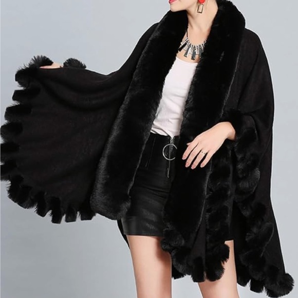 🆕 Fur Trimmed Collar Shawl Cape - Picture 7 of 8